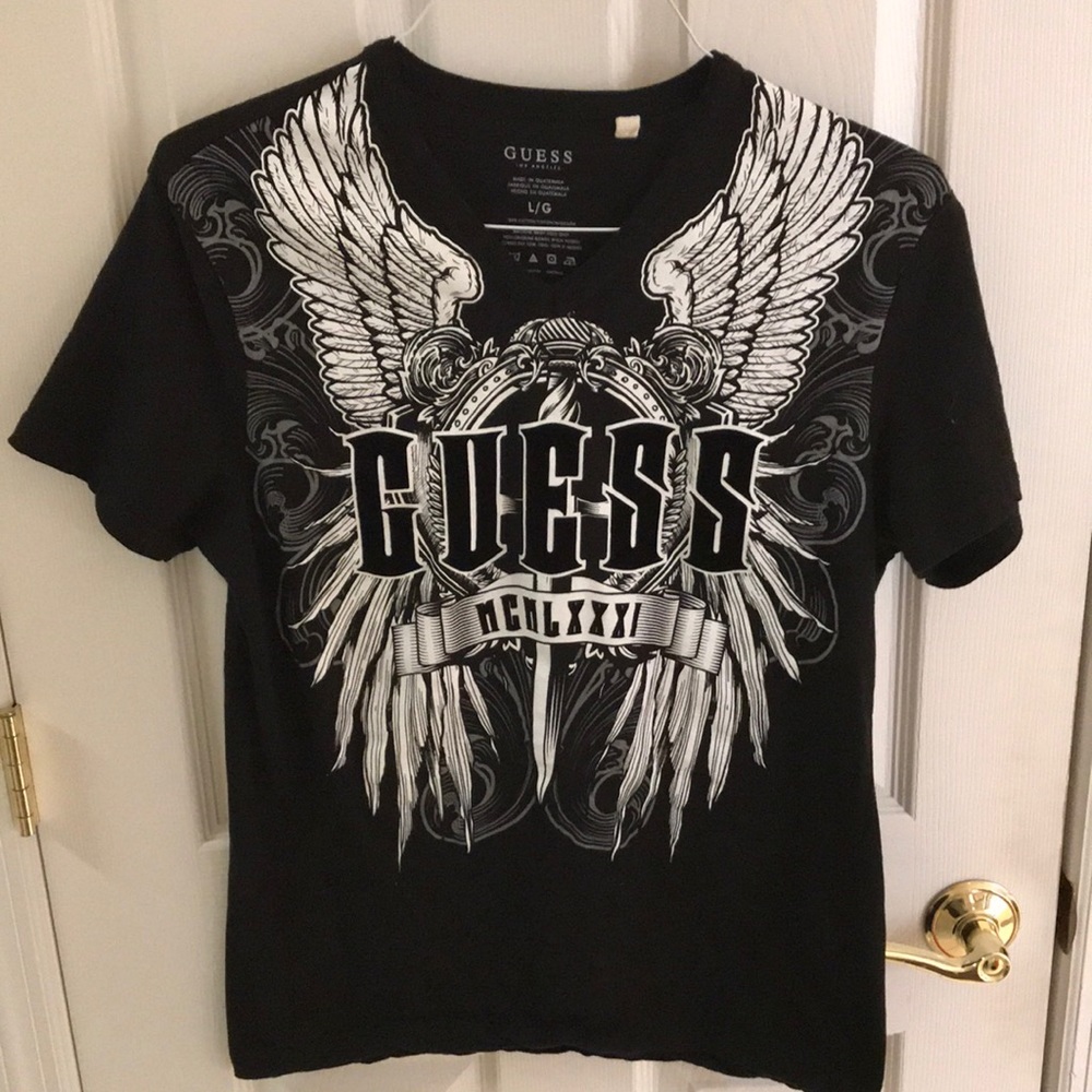 Men’s GUESS shirt